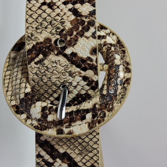 Kohl's Reptile Print Women's Belt 40" long Size M - Picture 1 of 7